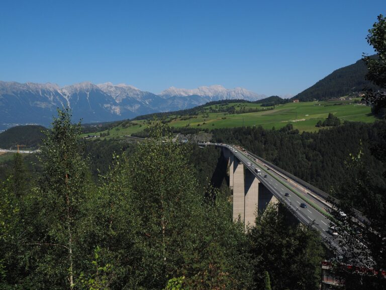 Mit 226 km/h auf der A1 unterwegs
